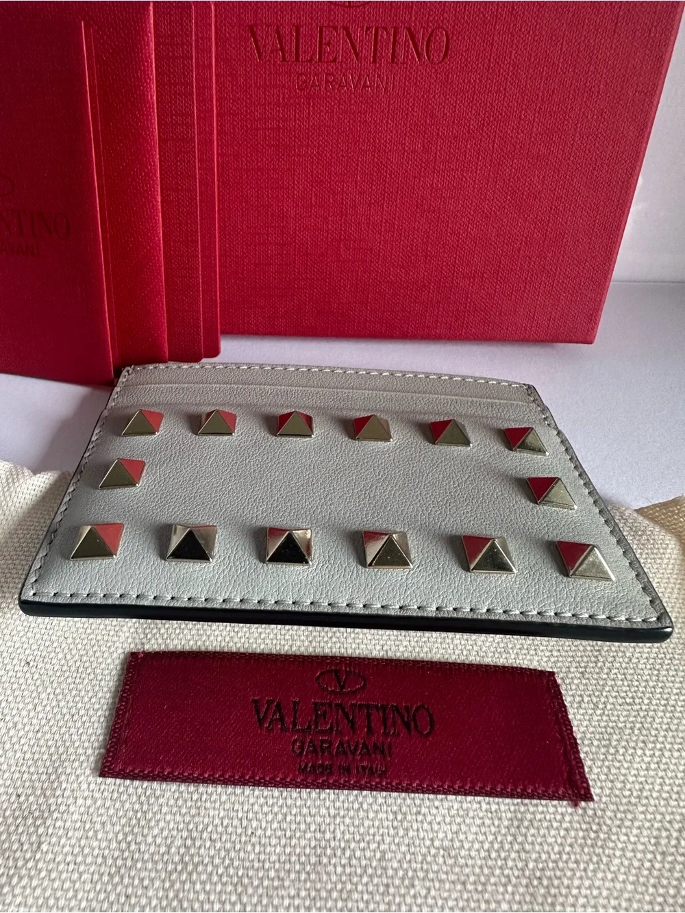 NWT Valentino Garavani Rockstud Light Grey Leather Card Holder Full Set